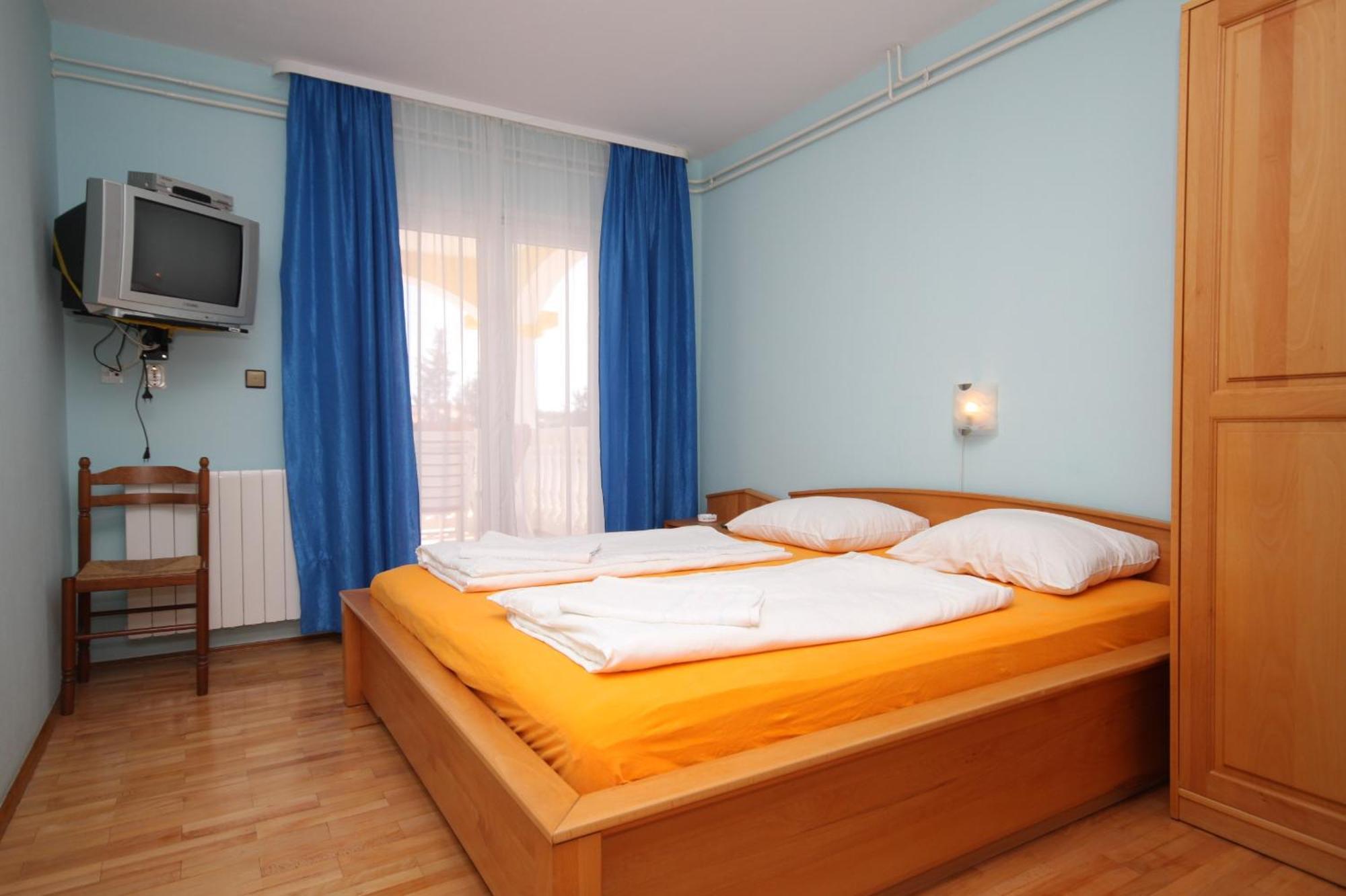 Rooms With A Swimming Pool Peroj, Fazana - 2235 Экстерьер фото